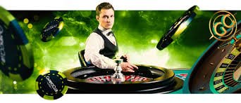 Dealer profesional baik777 di studio Lightning Roulette